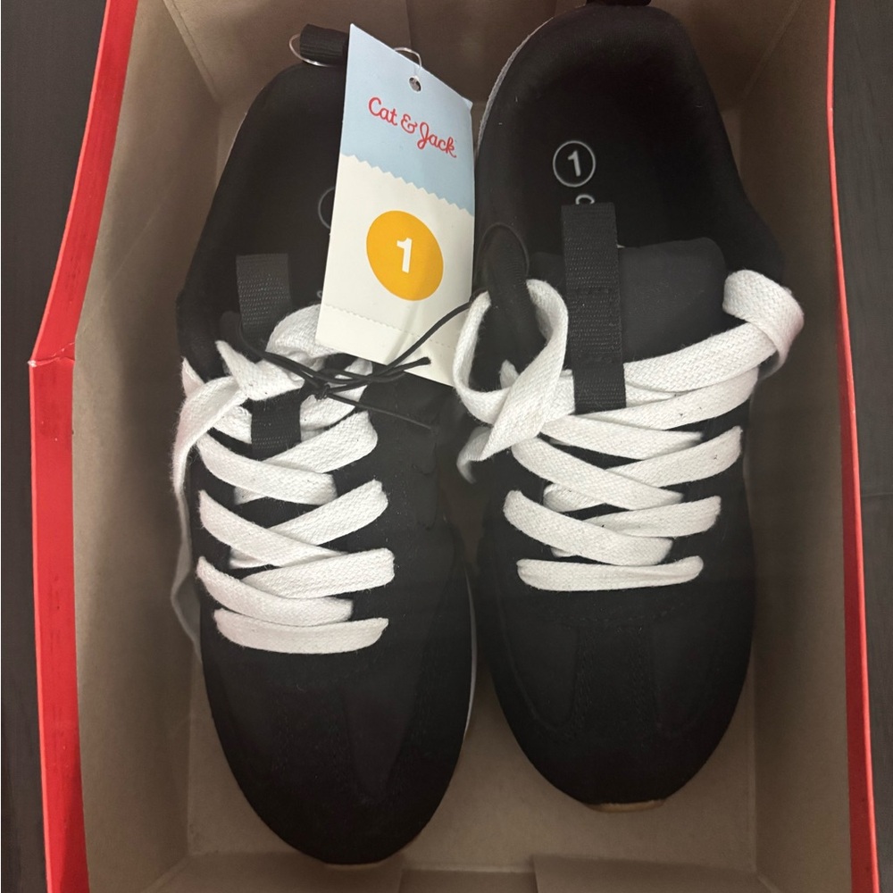 NWT Cat & Jack kids sneakers size 1